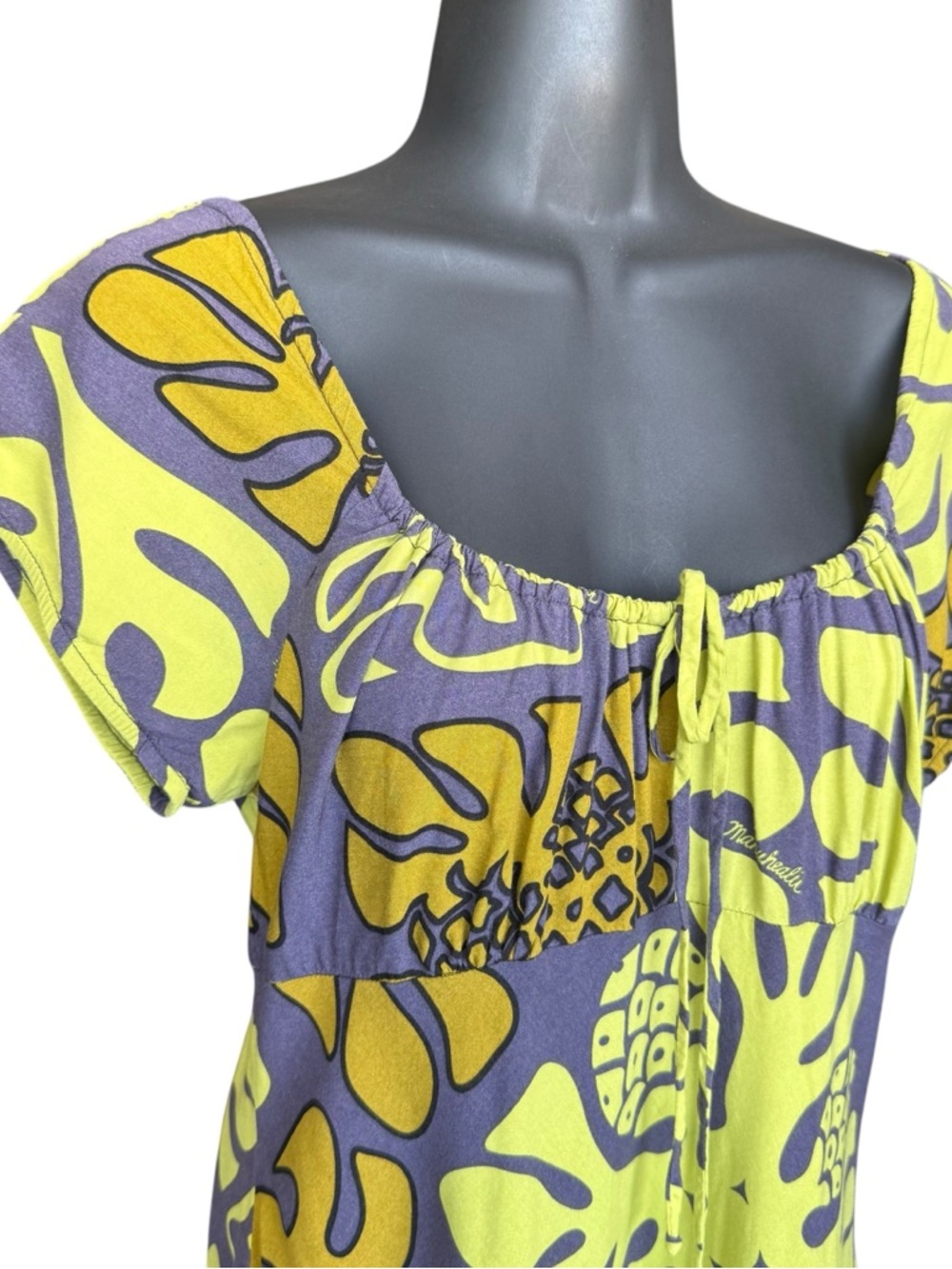 Manuhealii Juliet dress short rayon size Small Ulu quilt print - Picture 3 of 8